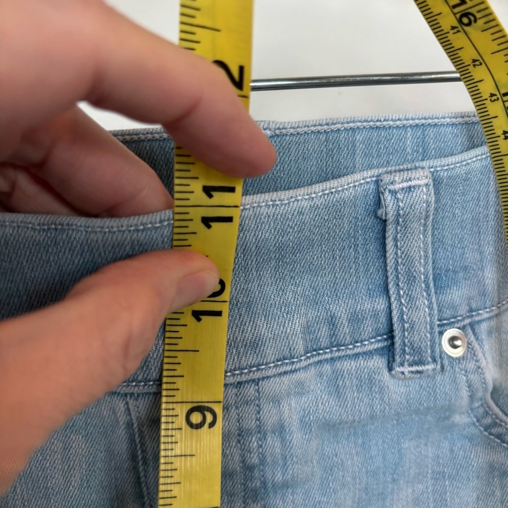 Spanx Light Wash Flare Jeans Size M - Picture 6 of 7